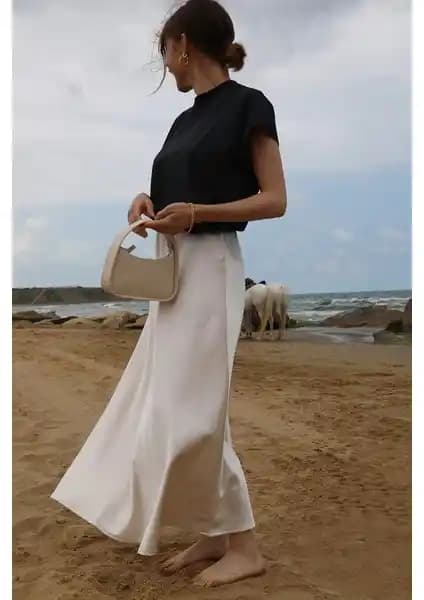 Suud Collection Ekru Saten Etek: Modern Kadınlar İçin Şıklık ve Rahatlık Bir Arada
