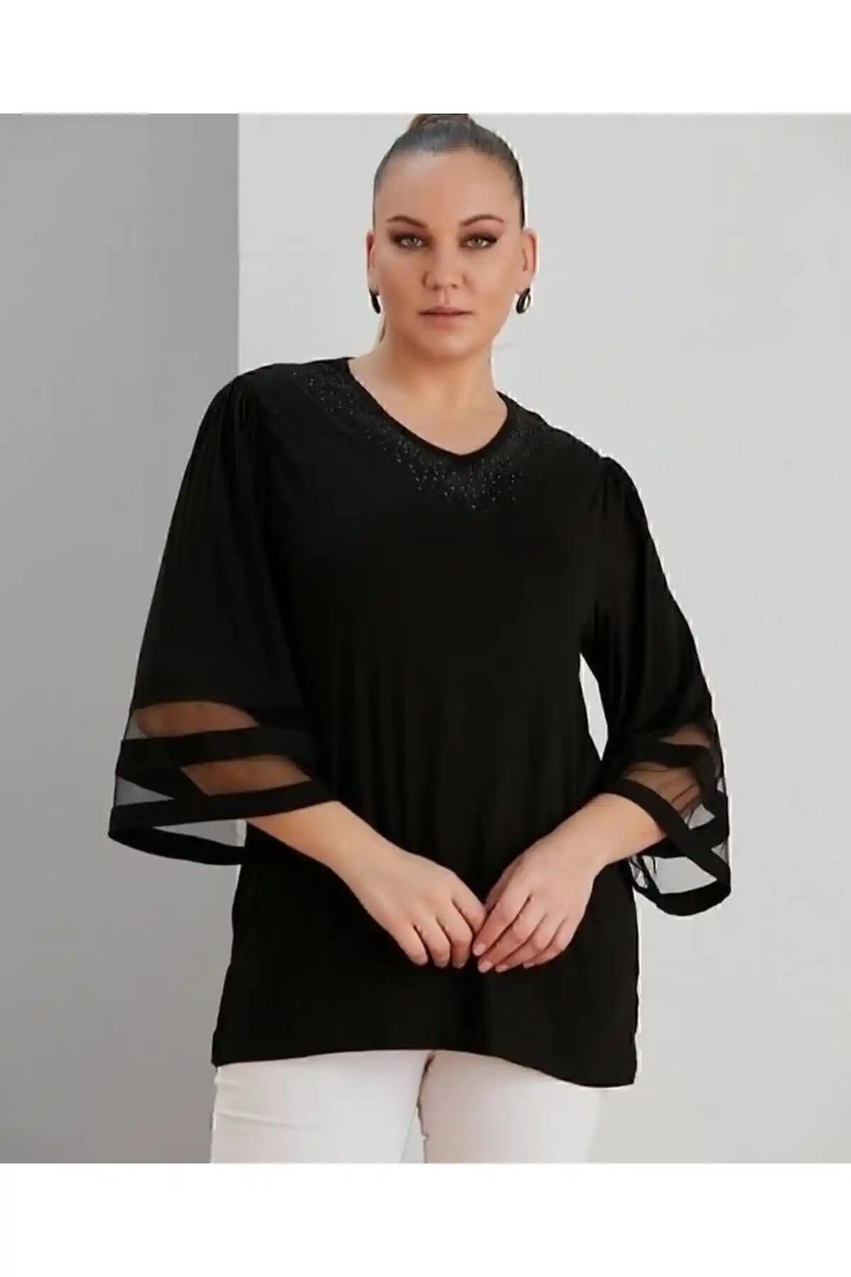 Te&Te Kadın Büyük Beden Taş Detaylı Siyah Bluz Şık ve Rahat Kullanım İçin Uygun