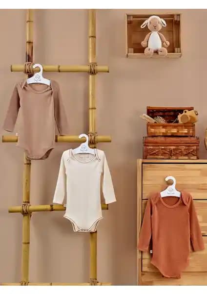 Tiny Lamb Flavor Organik Uzun Kollu Bebek Zıbını Üç Parça Seti Konfor ve Şıklık Sunar