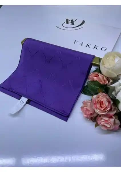 Vakko Eşarp: Yüksek Kalite ve Şıklık Sunan Zarif Kadın Aksesuarı
