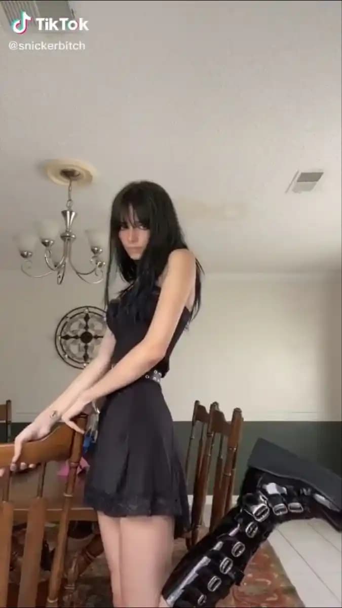 Alternatif Moda ve Pratik Giyim Çözümleri: Yaş ve Ortama Uygun Stil Önerileri