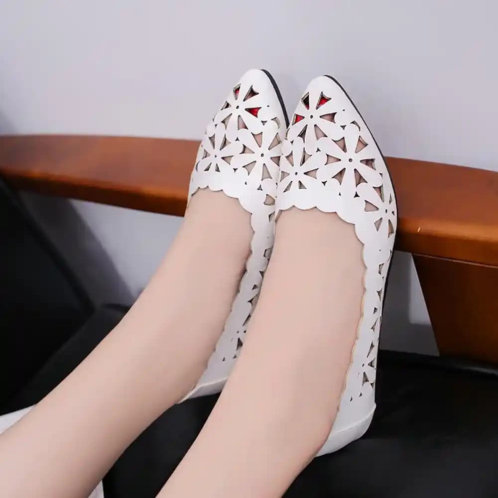 Düz Tabanlılar İçin İlkbahar ve Yaz Aylarında Konforlu ve Destekleyici Ayakkabı Seçenekleri