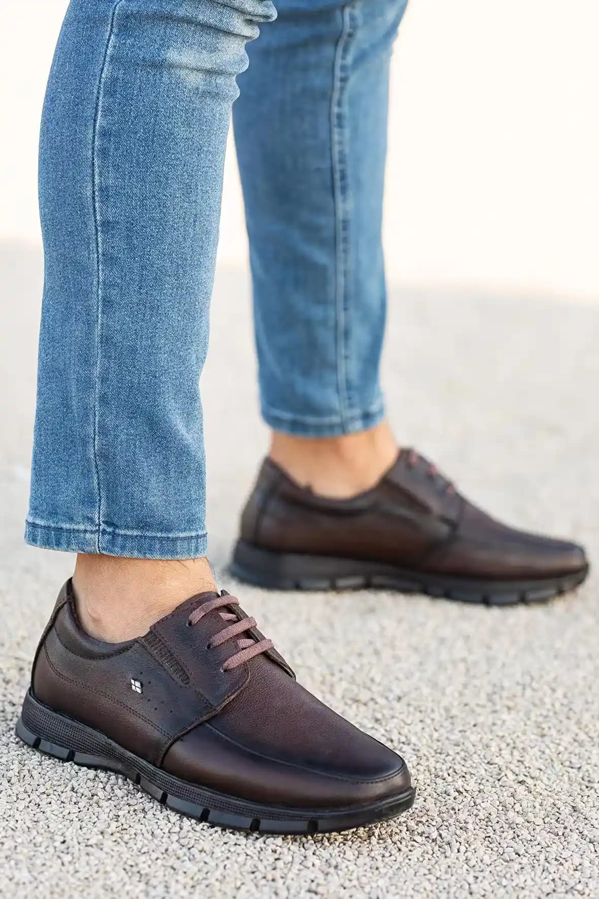 Günlük Erkek Ayakkabılarında Moda ve Fonksiyonellik Arasında Denge Sağlama Yöntemleri