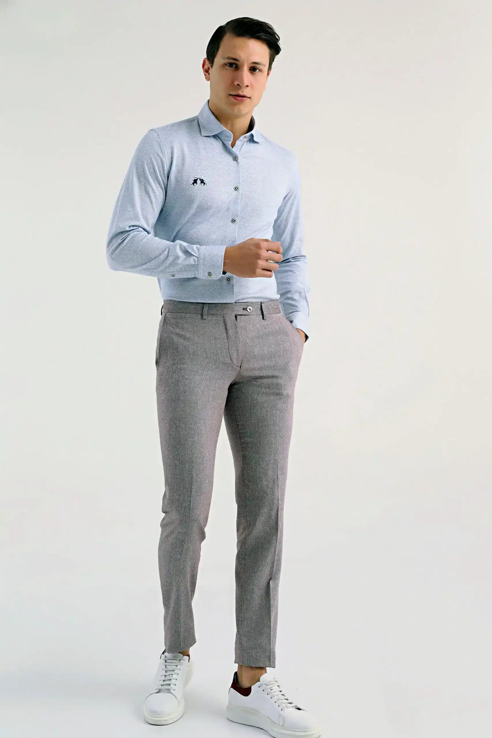 Kısa Boylu ve Uzun Gövdeye Sahip Erkekler İçin Stil Oluşturma Rehberi ve Pratik Öneriler