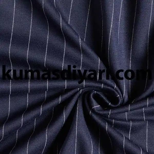 Takım Elbiselerde Yün Oranı, Suni Elyafların Etkisi ve Kumaş Kalitesi Değerlendirmesi