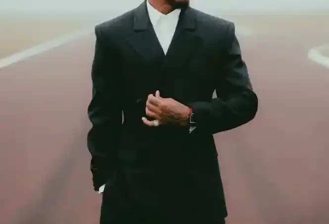 Erkek Giyiminde Özgün Tasarımlar ve Kaliteli Parçaların Önemi: Reddit Deneyimleri