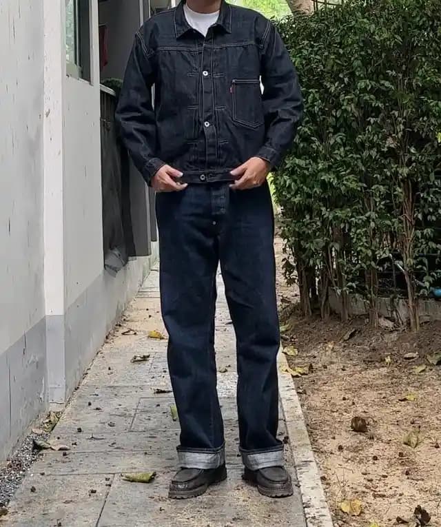 Levi's LVC S506XX (2025) Modelinin Kumaş İncelemesi ve İlk Makine Yıkaması Sonuçları