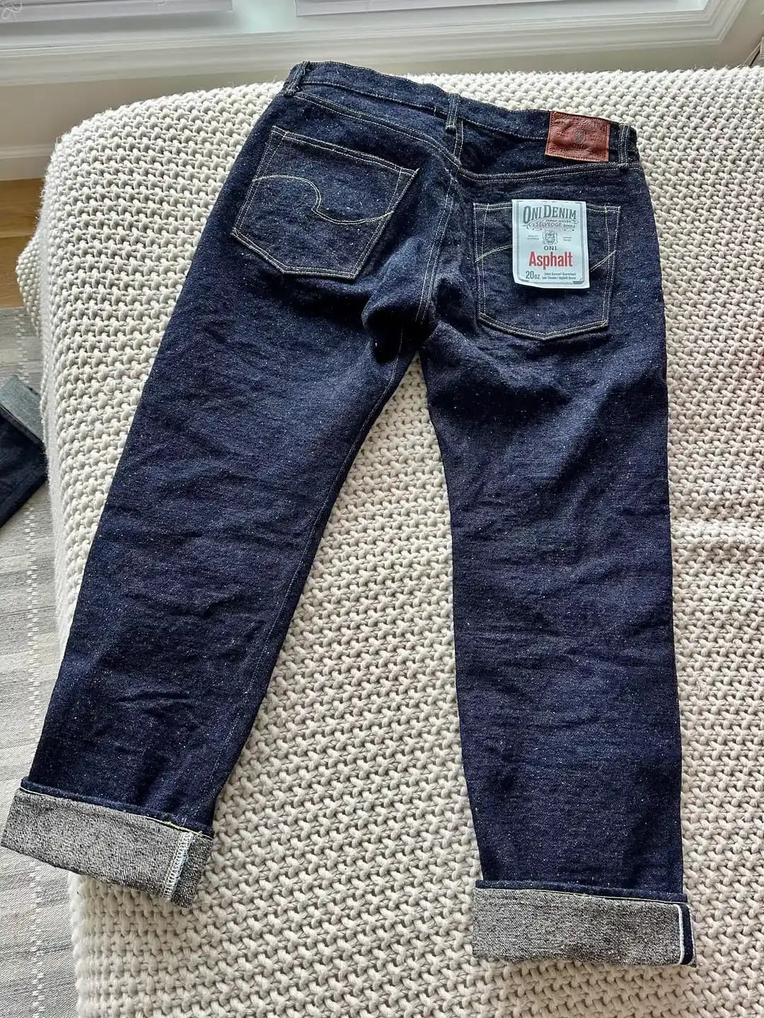Oni 288 Asphalt Raw Denim: Yüksek Konfor ve Derin Solma Özellikli 20 oz Jean