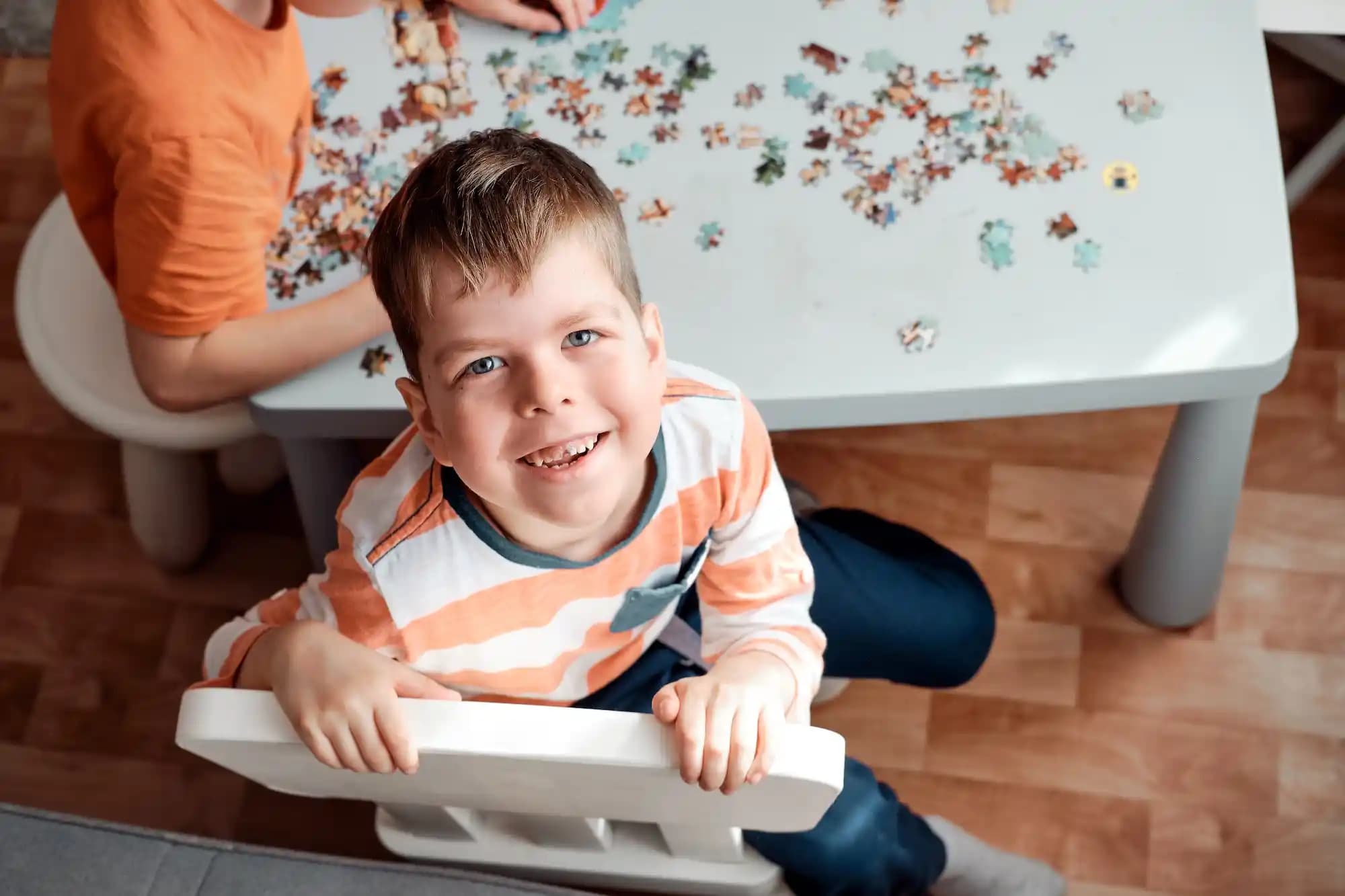 Otizm ve Duyusal Hassasiyeti Olanlar İçin Konforlu ve Uyumlu Giyim Stratejileri