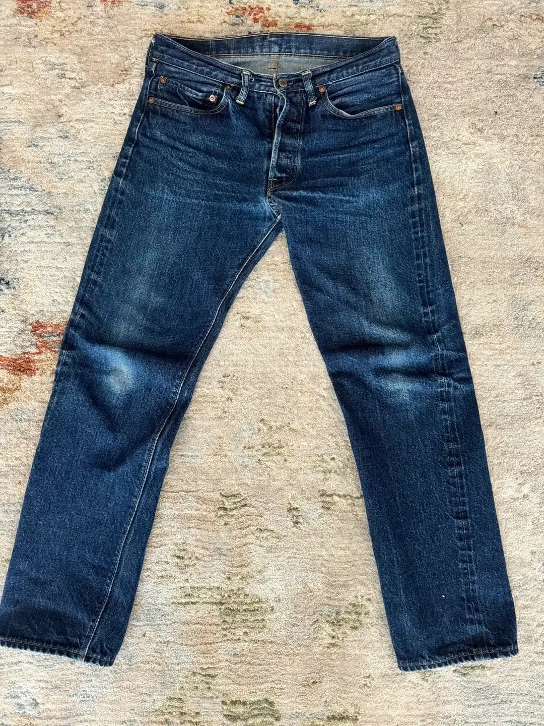 Raw Denim 224 Modelinin 8 Aylık Kullanım Deneyimi ve Dayanıklılık Analizi