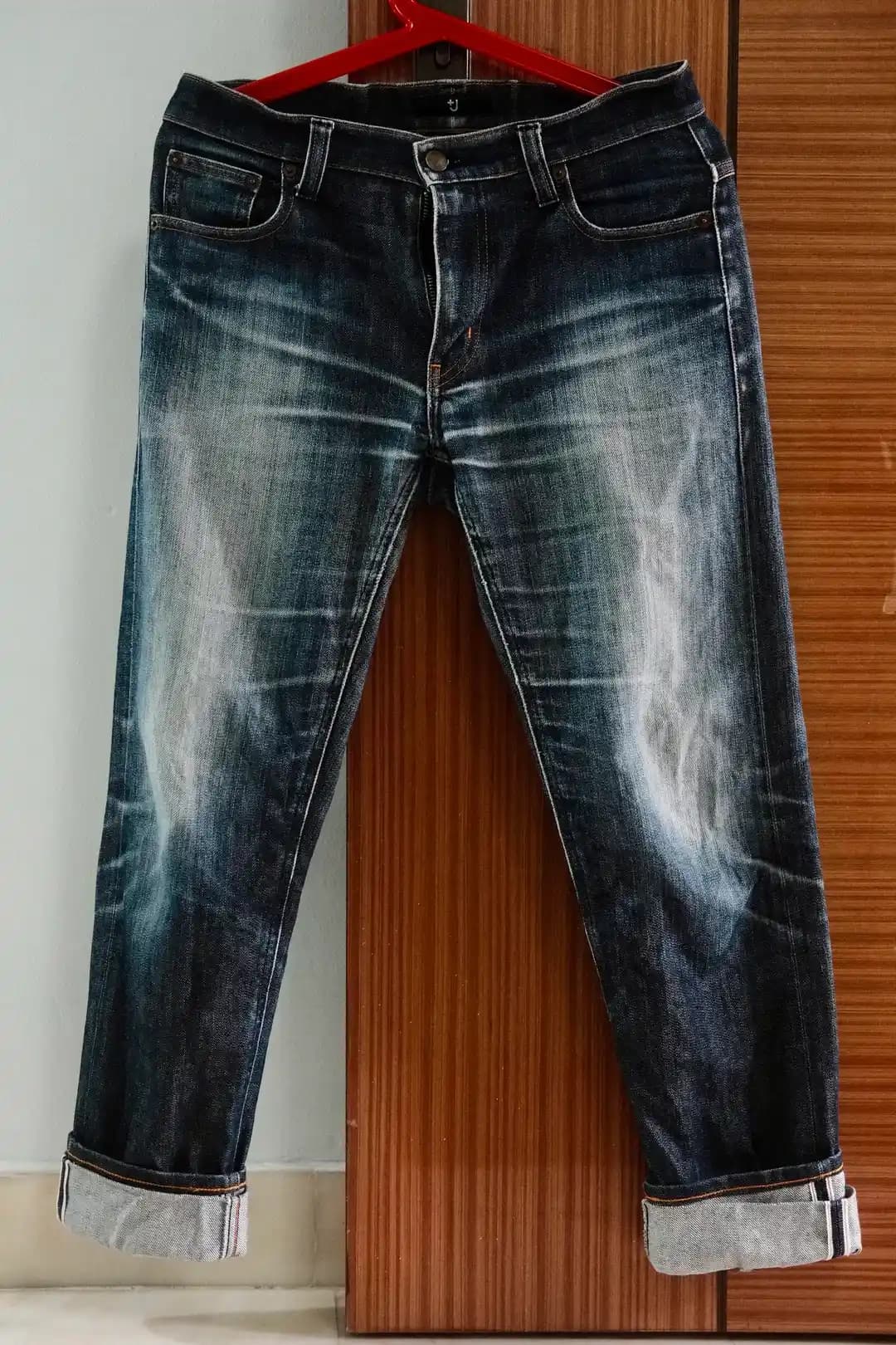 Uniqlo J+ Selvedge Kot Pantolonlarının 3 Yıl 6 Aylık Dayanıklılık ve Solma Deneyimi