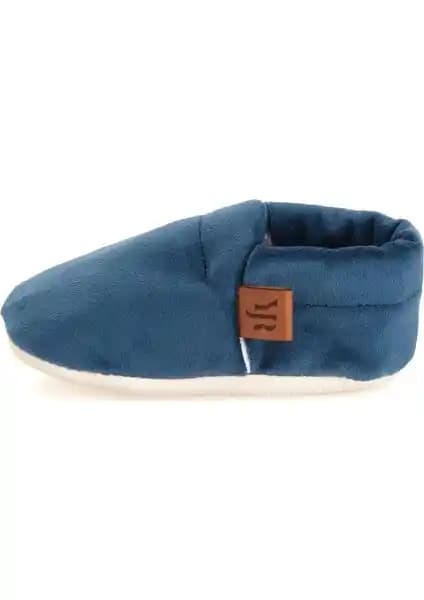 Bebek Patikleri Karşılaştırması: Kadife ve Desenli Modellerin Özellikleri