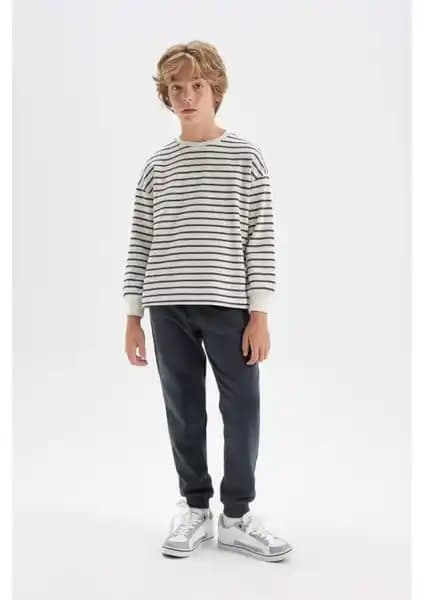 DeFacto Erkek Çocuk Kışlık Jogger ve Yazlık Sweatshirt Karşılaştırması