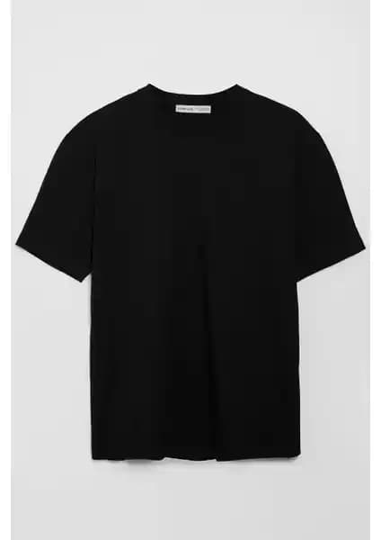 Grimelange Solo ve Pierre Cardin Erkek Tişörtleri Karşılaştırması: Malzeme, Tasarım ve Kullanıcı Yorumları