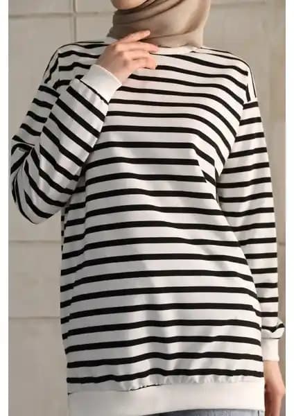 İki Popüler Kadın Tunik Modelinin Detaylı Karşılaştırması ve Özellikleri