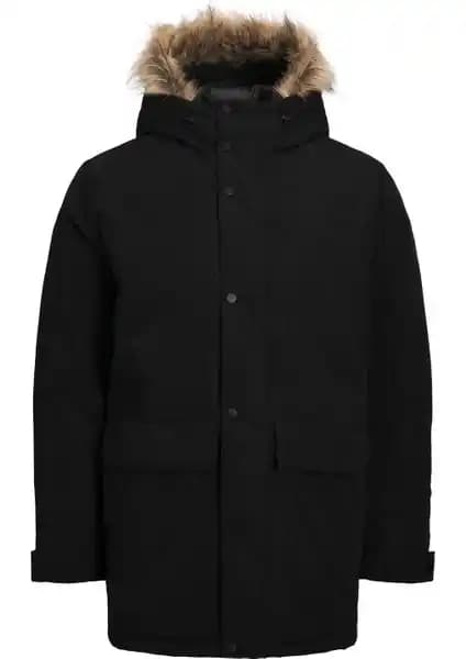 Jack & Jones Erkek Montları Karşılaştırması: Siyah Parka ve Turuncu Softshell Özellikleri