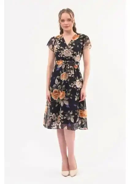 Kadın Elbise Karşılaştırması: Hardal Renkli Şifon ve Bürümcük Tasarımlar