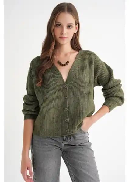 Kadın Hırka Modelleri Karşılaştırması: Şık ve Sıcak Tutucu Seçenekler