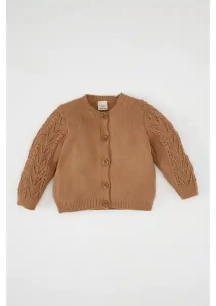 Kız Bebek Hırkaları Karşılaştırması: DeFacto ve HelloBaby Modelleri İncelemesi