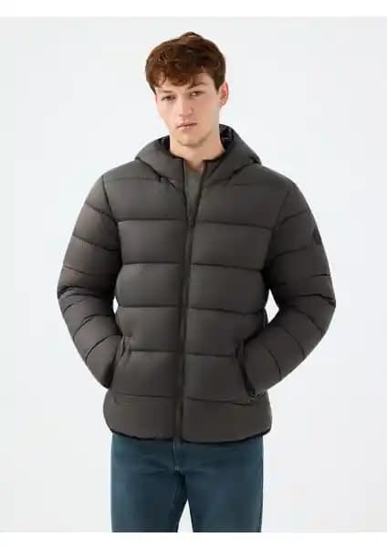 Loft Erkek Mont ve Sivaist Kışlık Şişme Kaban Karşılaştırması