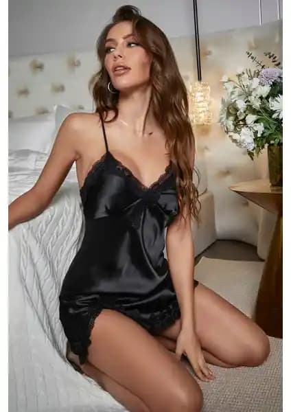 Merry See İki Farklı Saten Gecelik Modelinin Detaylı Karşılaştırması
