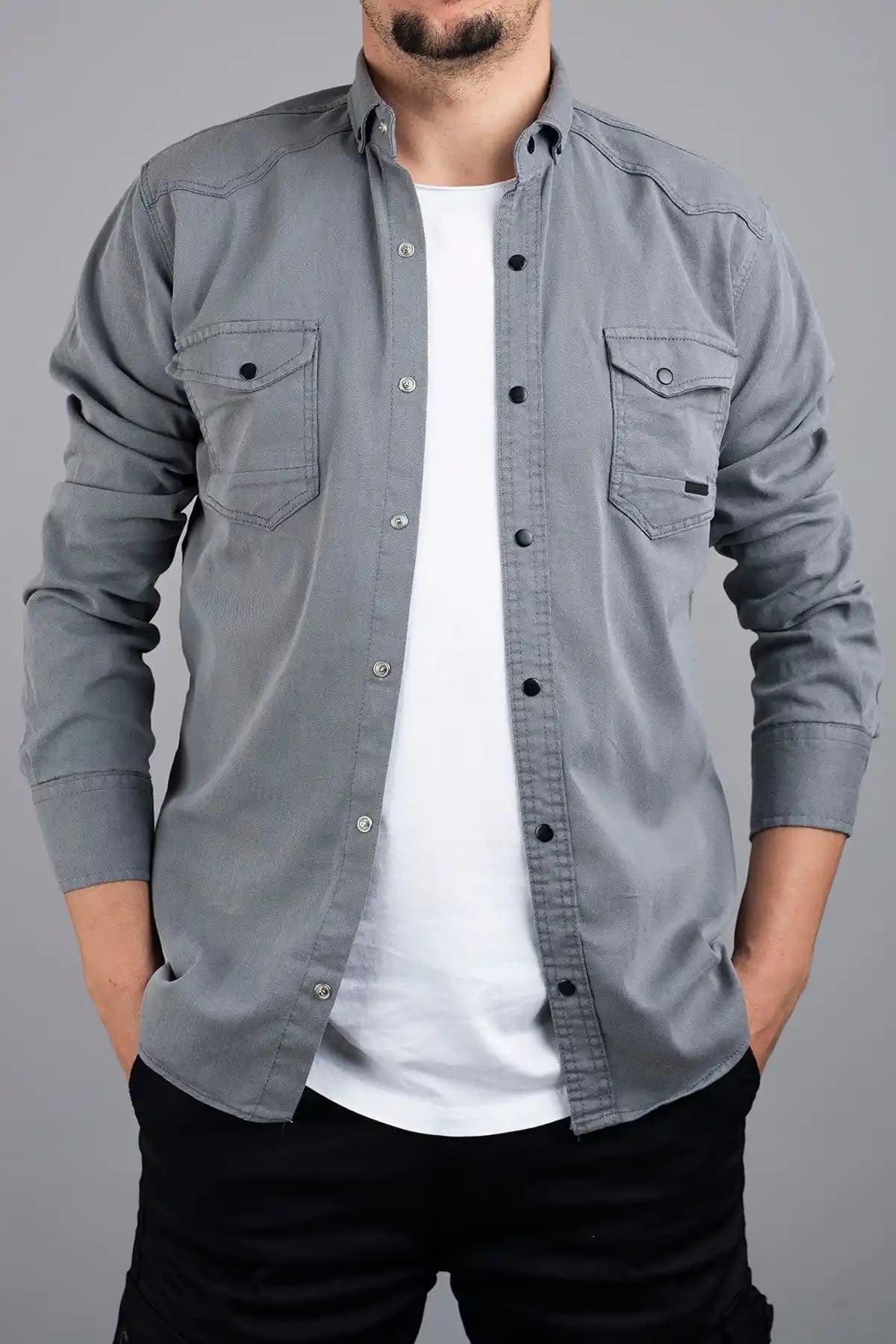Bombe Slim Fit Erkek Kot Gömlekleri Gri ve Haki Modellerinin Karşılaştırması