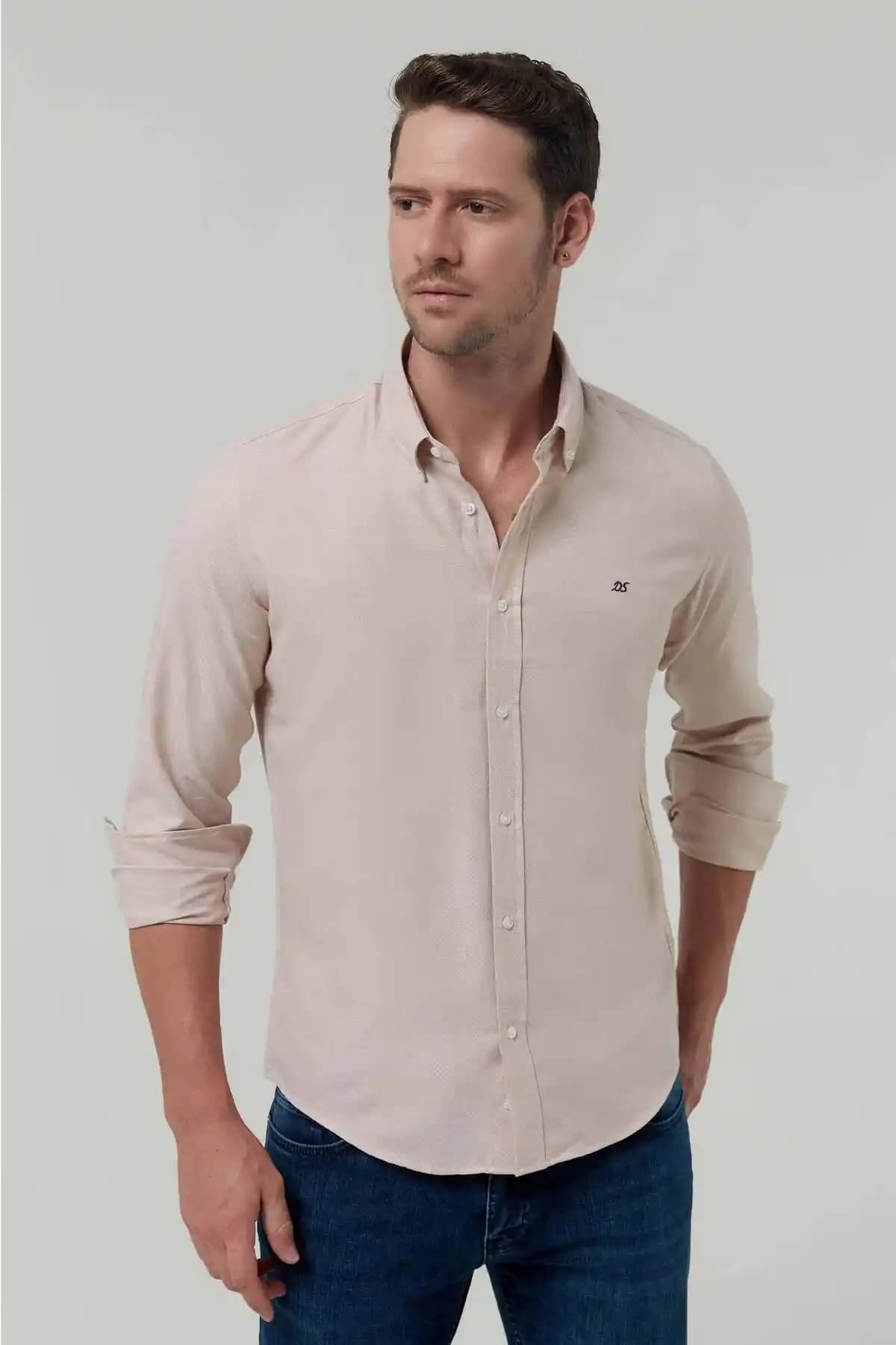 D'S Damat Slim Fit Bej ve Beyaz Gömlek Karşılaştırması: Özellikler ve Kullanıcı Yorumları