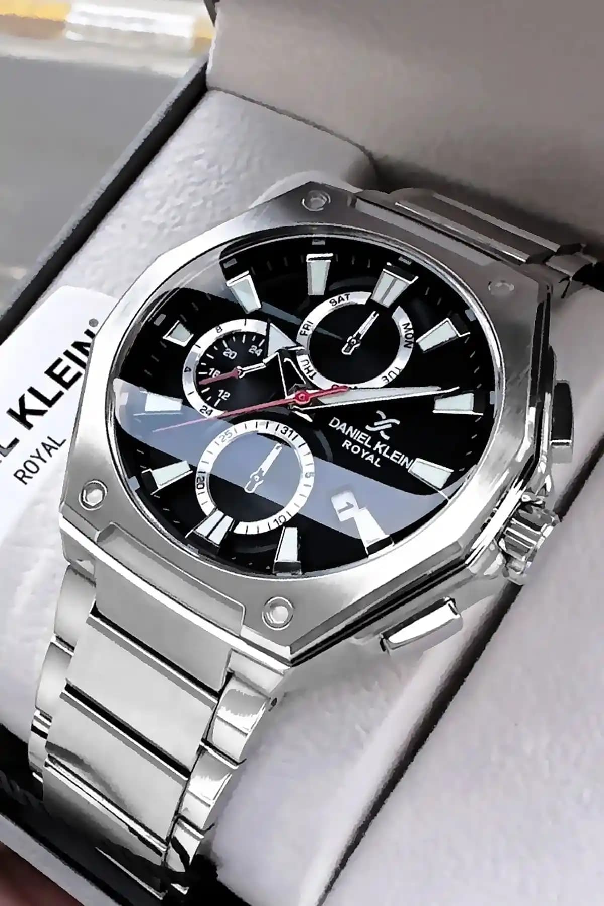 Daniel Klein ve Ferrucci Function Erkek Saatleri Karşılaştırması: Özellikler ve Kullanıcı Yorumları