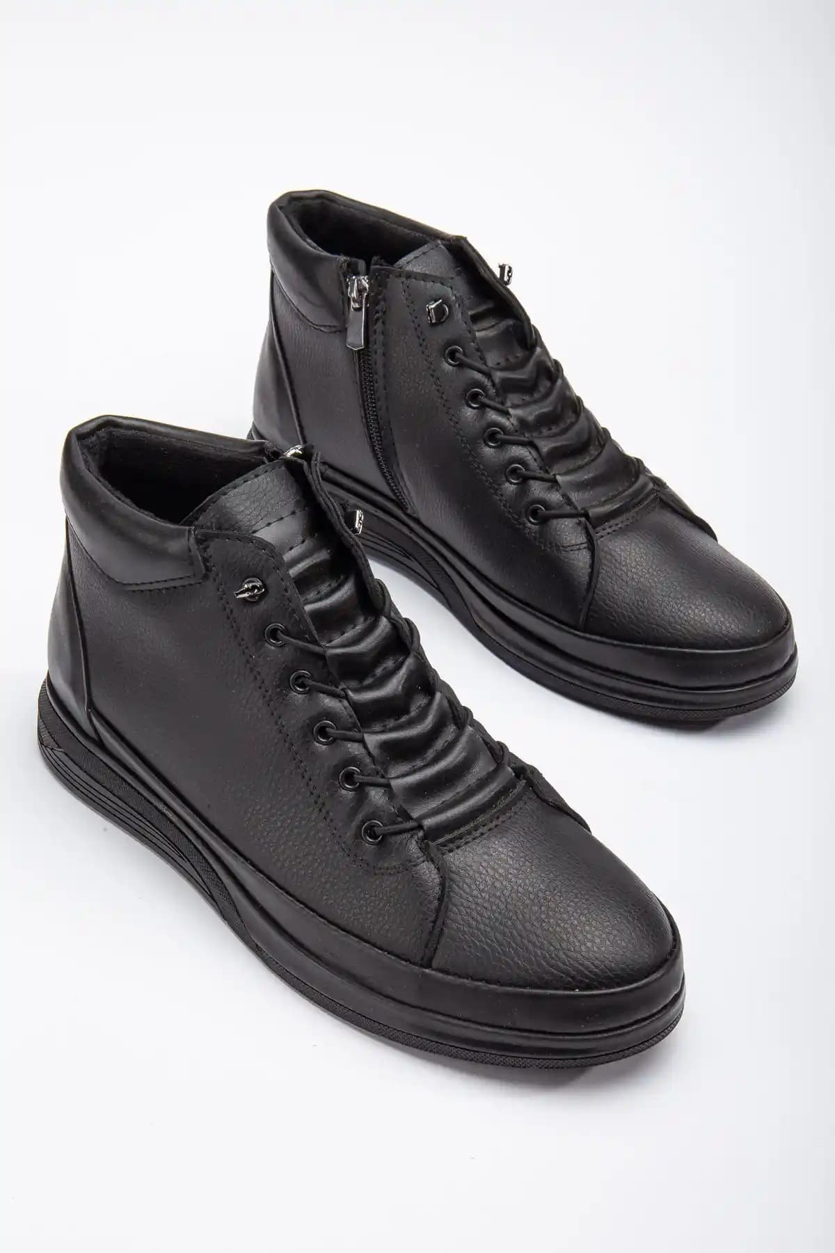 Kış Aylarında Tercih Edilebilecek Erkek Botları Karşılaştırması (By Oxford ve Muggo Canyon)