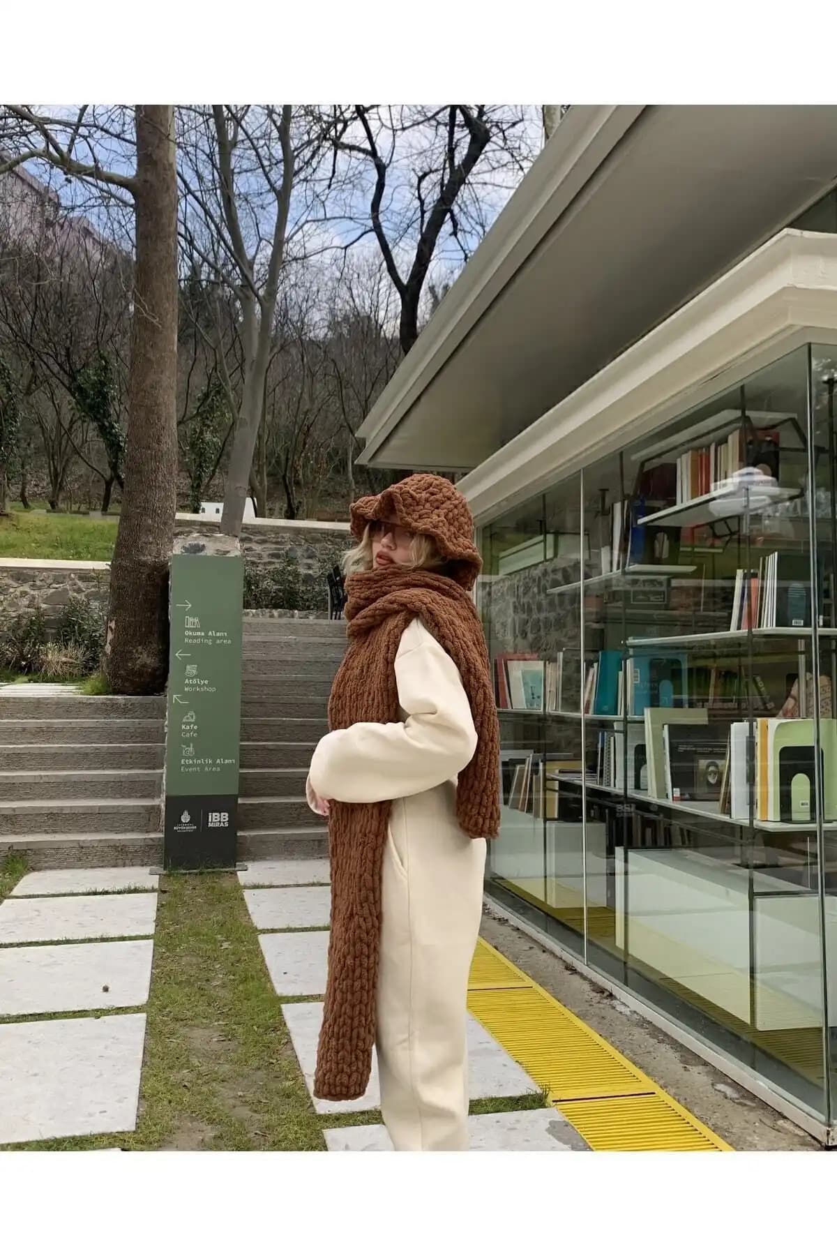 Kış İçin En İyi Atkı Seçenekleri: Yumoş ve Peluş Örgü Modellerinin Karşılaştırması 2