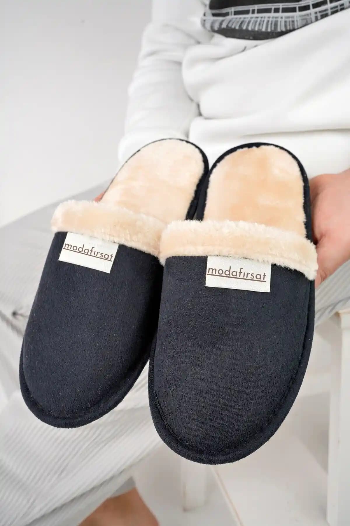 Modafırsat ve Slipcat Erkek Ev Terlikleri Karşılaştırması: Hangi Terlik Sizin İçin Uygun