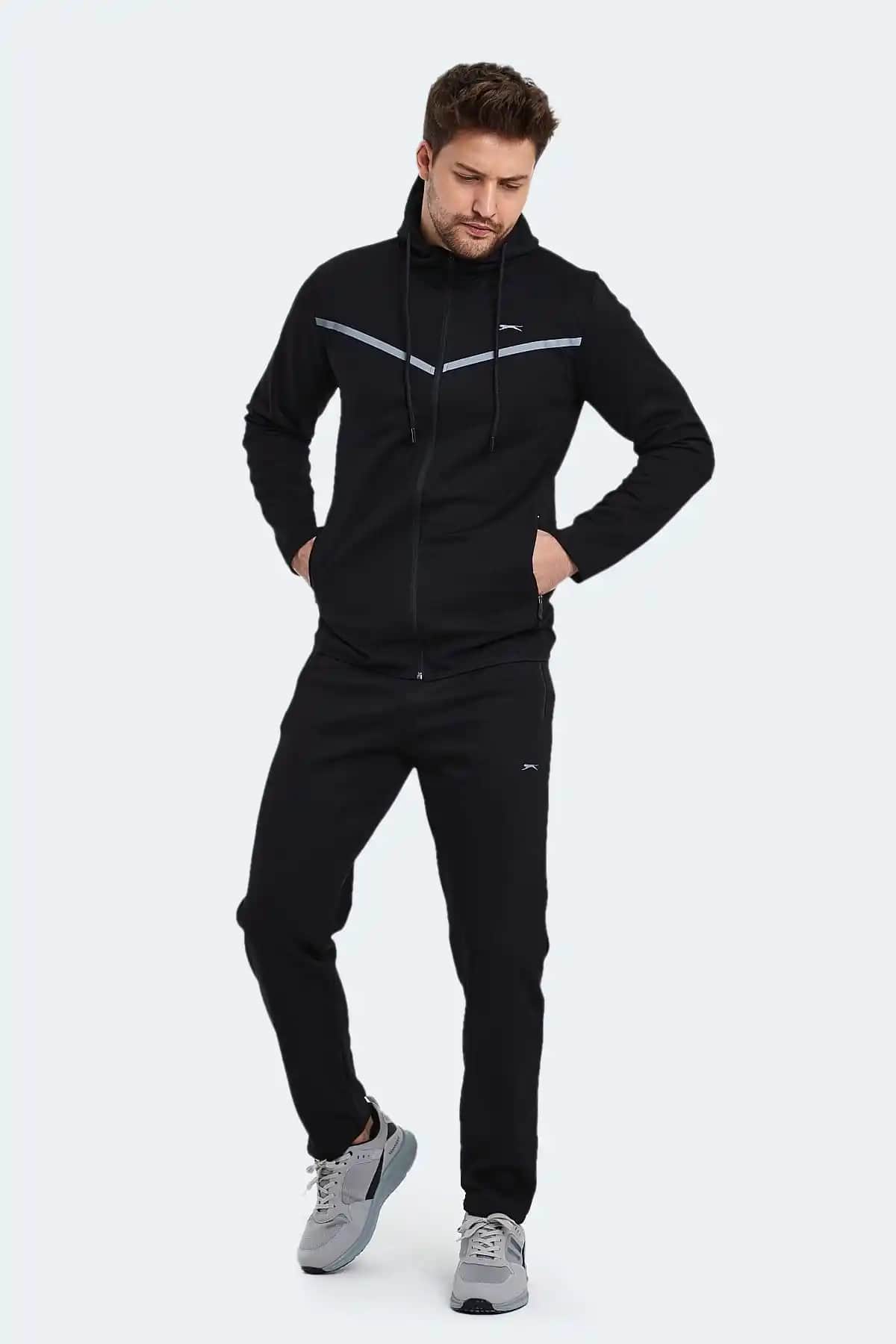 Slazenger Orka In ve TOMMY LIFE Lacivert Erkek Eşofman Takımı Karşılaştırması