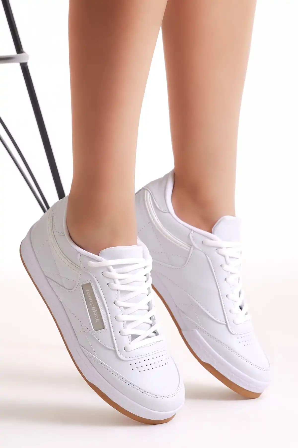 Tonny Black Unisex Beyaz Spor ve Yanı Çizgili Sneaker Modellerinin Karşılaştırması 2