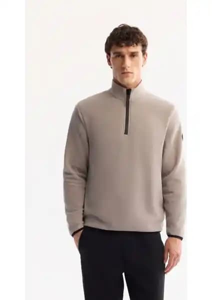 AVVA ve DeFacto Erkek Polar ve Kışlık Sweatshirt Karşılaştırması
