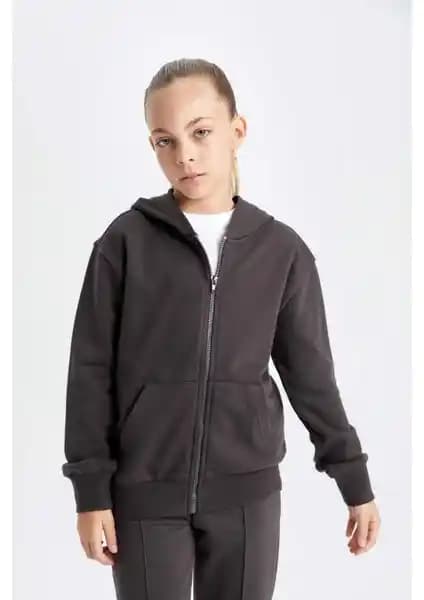 DeFacto Kız Çocuk Giyim Ürünleri Karşılaştırması: Hırka ve Sweatshirt Özellikleri ve Kullanıcı Yorumları