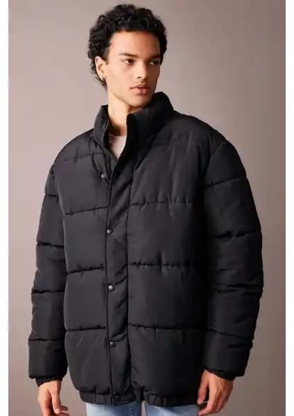 DeFacto Mont Modellerinin Karşılaştırması: Şişme ve Kapüşonlu Tasarımlar Hakkında Bilgiler