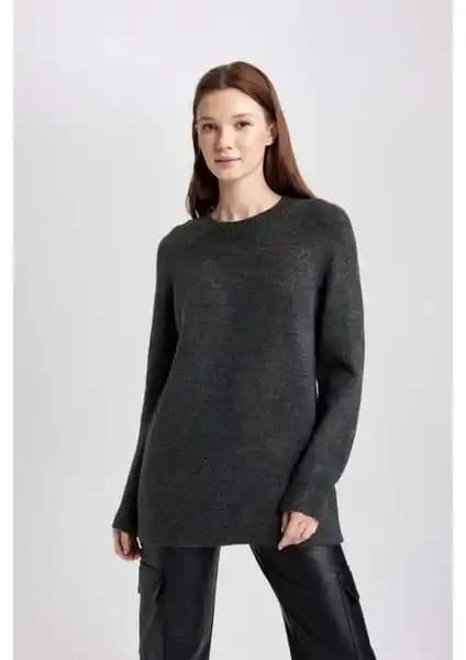 DeFacto Regular Fit Bisiklet Yaka Triko Kazak ve Tunik Modellerinin Karşılaştırması