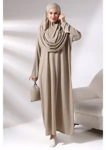 İhvan Vizon ve Medipek Tek Parça Namaz Elbiseleri Karşılaştırması ve Kullanıcı Yorumları