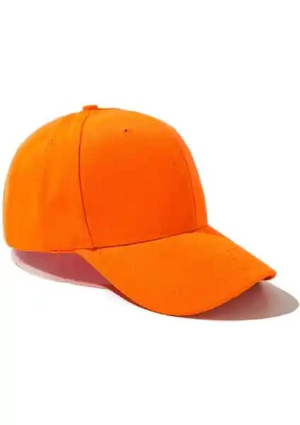 İki Popüler Spor Şapka Modelinin Özellikleri ve Kullanıcı Yorumları Analizi