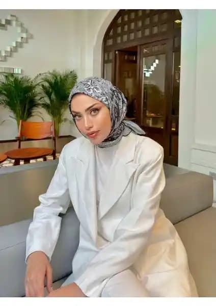 İpekhan Eşarp Karşılaştırması: Siyah Gri Pamuk ve Yeşil Twist Modelleri