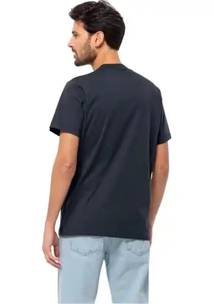 Jack Wolfskin Essential T ve The North Face M Ss Simple Dome Erkek Tişörtleri Karşılaştırması