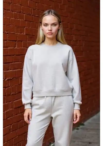 Kadın İçin Oversize Sweatshirt Karşılaştırması: DeFacto ve Grimelange Modelleri
