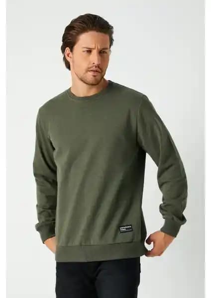 Mmetalic Erkek Haki ve Siyah Bisiklet Yaka Sweatshirtleri Karşılaştırması