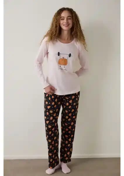 Penti Pijama Takımları Karşılaştırması Balkabağı ve Mickey Mouse Desenleri