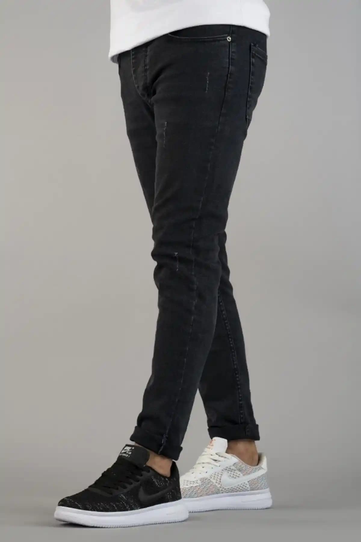Bombe Erkek Slim Fit Dar Kesim Kot Pantolon Modern ve Rahat Tasarımıyla Öne Çıkar