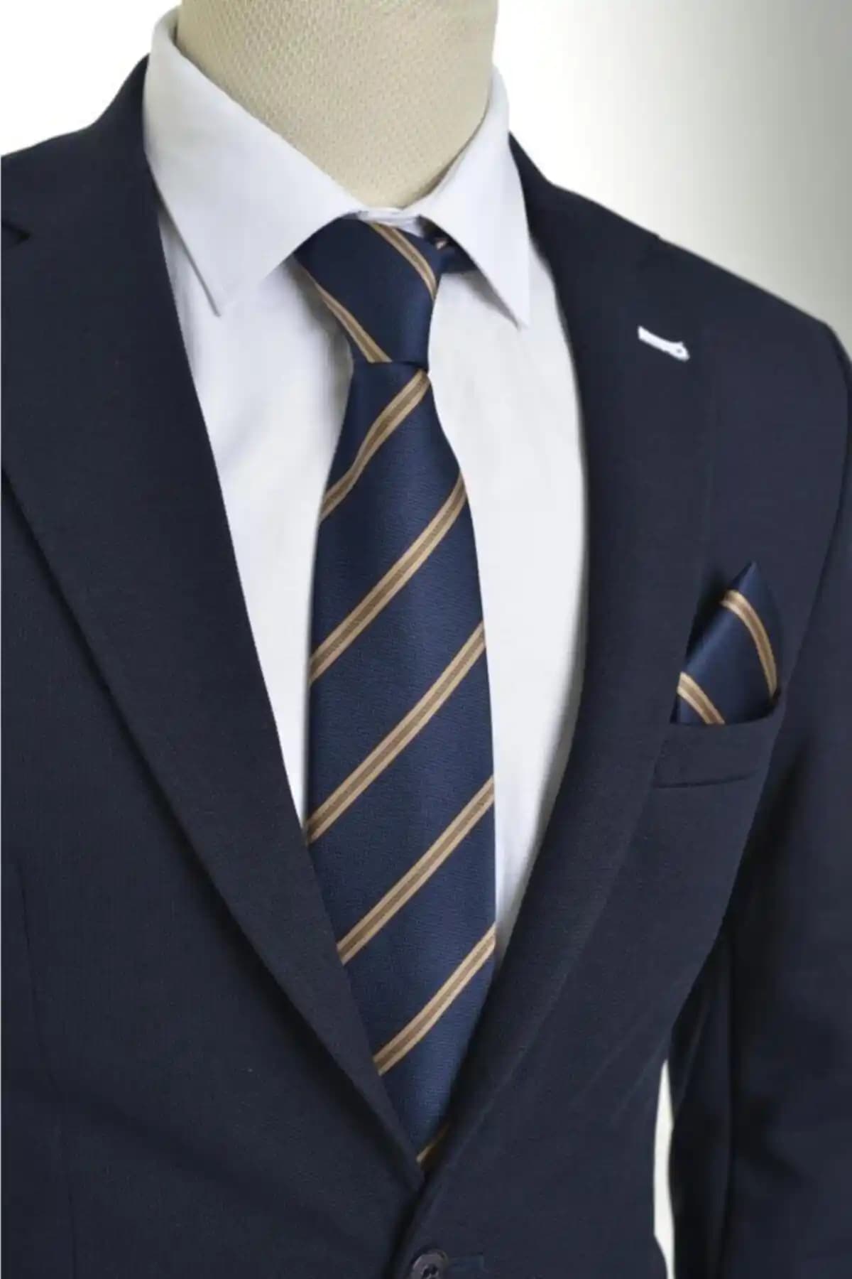 Brianze Vizon Çizgili Lacivert Mendilli Kravat - Şık ve Dayanıklı Mikrofiber Tasarım