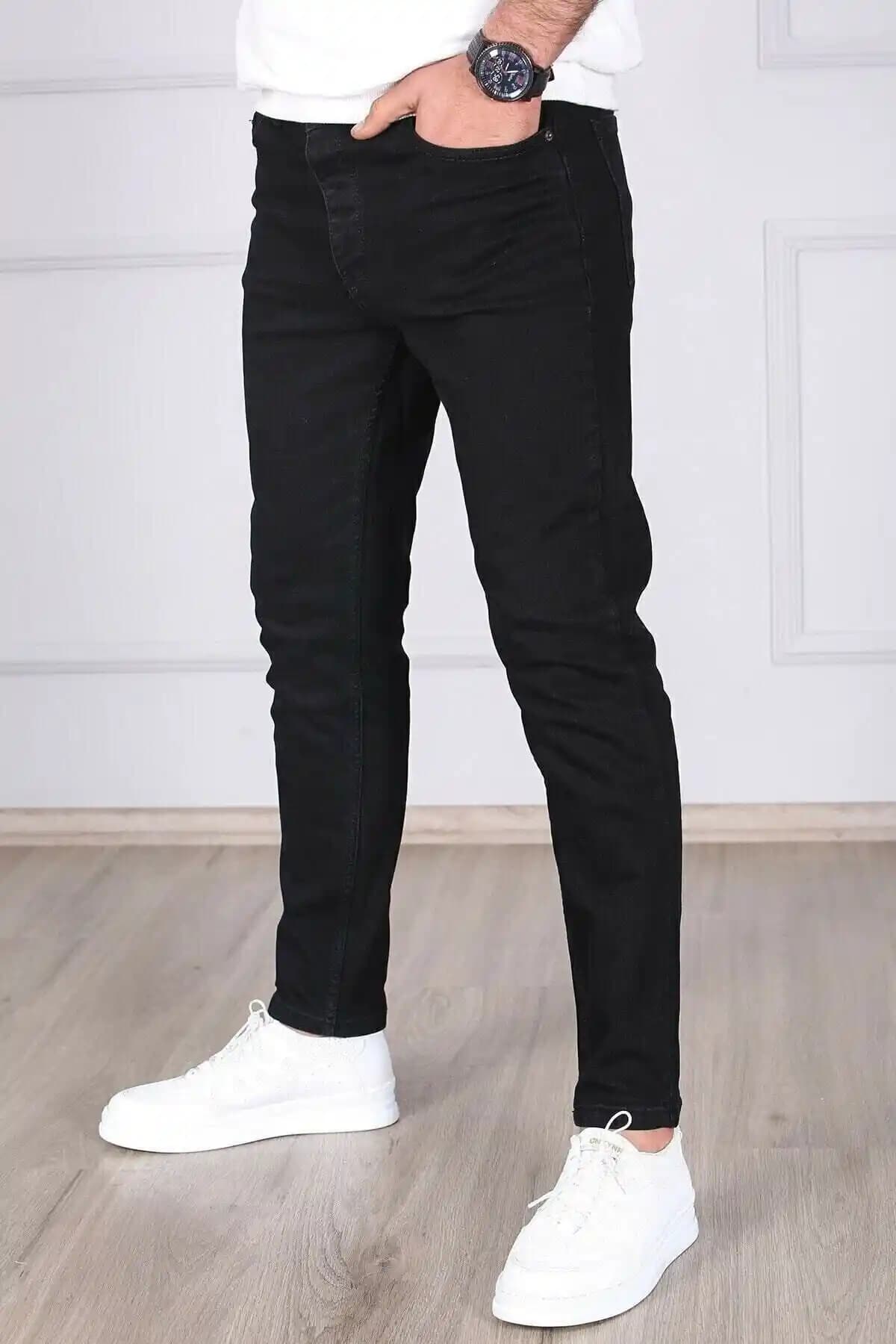 ElitWear Erkek Siyah Slim Fit Kot Pantolon: Modern ve Rahat Günlük Kıyafet Seçeneği