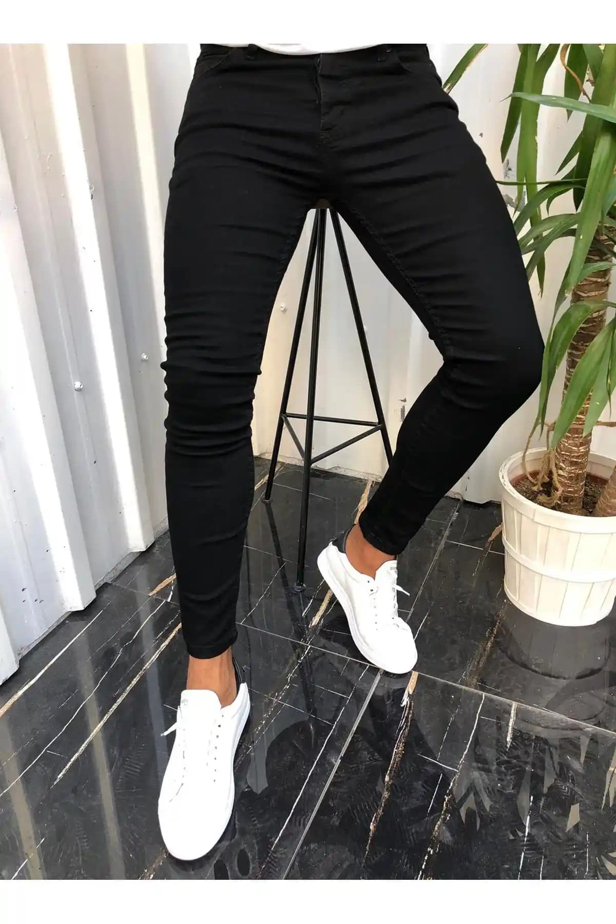 Erkek Siyah Slimfit Likralı Kot Pantolon Modern ve Rahat Günlük Kullanım İçin