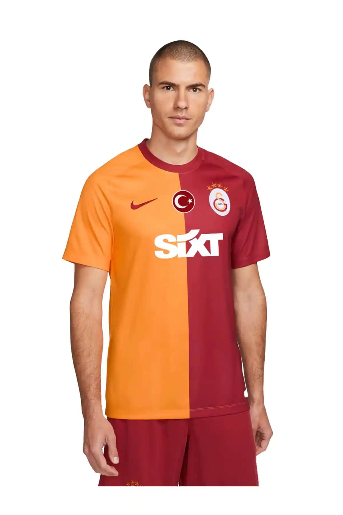 2025'te Galatasaray'ın Yeni Parçalı Formasıyla Stil ve Performansınızı Yükseltin