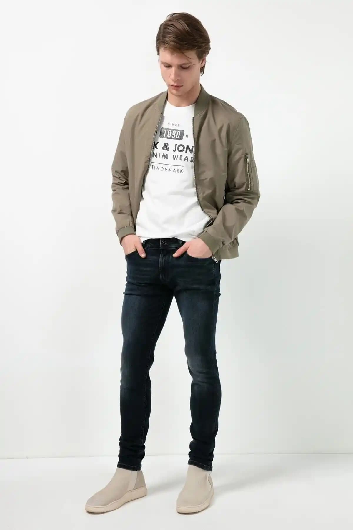 Jack & Jones Erkek Mavi Denim Pantolon: Şık ve Rahat Günlük Kullanım İçin Uygun